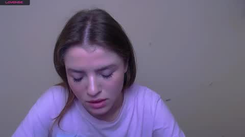 Snapshot of missoliviaa_ chatting on 02-27-25, 11:41 Olivia online show from 02-27-25, 11:41