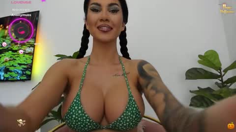 Renata online show from 10-28-25, 08:33