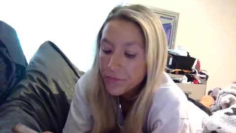 Alyssa online show from 04-27-26, 12:19