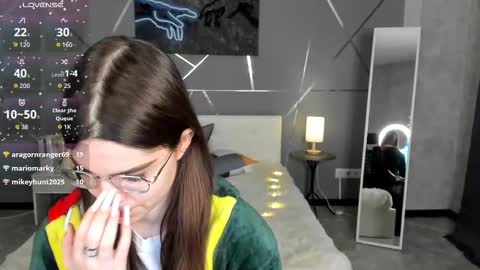 misss_evelyne online show from 12-21-25, 01:35