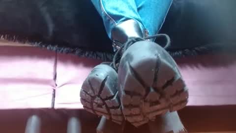 Snapshot of misssam28 chatting on 03-04-25, 02:42 TELL ME MISS online show from 03-04-25, 02:42