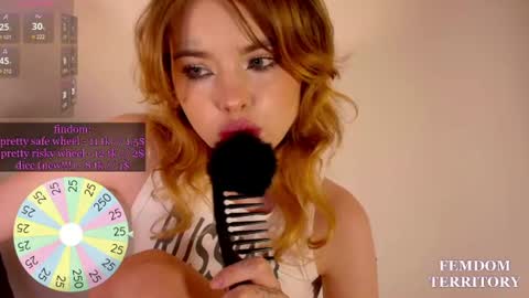 Snapshot of missslola chatting on 06-18-26, 04:33 Misss Lola Angel online show from 06-18-26, 04:33