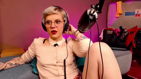 Snapshot of misstaco chatting on 10-02-25, 10:39 Tacodeluxe online show from 10-02-25, 10:39