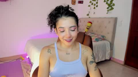 Snapshot of misstexass_ chatting on 05-28-26, 04:32 Natalie Texass indepedent model online show from 05-28-26, 04:32