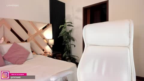 Fernanda Davila online show from 04-13-26, 11:21