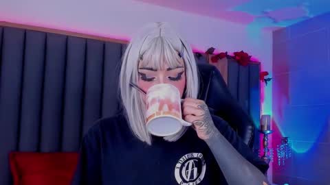 Tomiehelp me get to 100 thumbs up online show from 01-18-25, 01:18