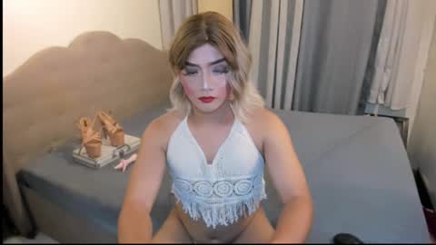 K Y R I E  online show from 10-12-25, 12:15