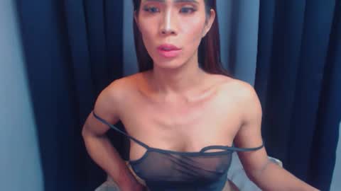 Snapshot of misstressdommxx chatting on 12-15-24, 03:24 Akie online show from 12-15-24, 03:24