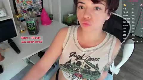 V Nessa online show from 06-30-26, 05:14