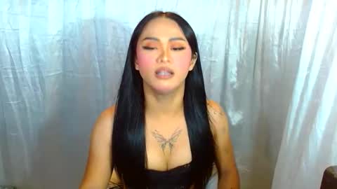 Snapshot of missviolet11 chatting on 05-21-26, 06:37 SweetViolet online show from 05-21-26, 06:37