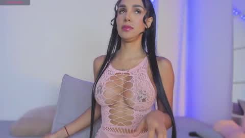 Violetta online show from 10-22-25, 01:00