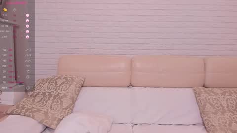 Snapshot of missxcaprice chatting on 10-25-25, 03:58 missxcaprice online show from 10-25-25, 03:58