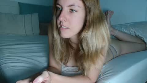 Snapshot of missxmonique chatting on 03-02-26, 03:52 Monique online show from 03-02-26, 03:52