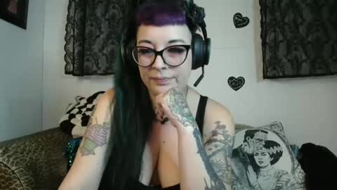 Missy Dee online show from 04-22-26, 06:49