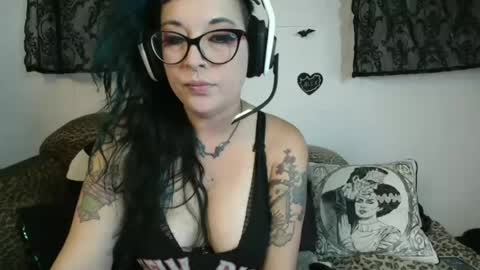 Snapshot of missy_dee chatting on 07-27-26, 06:31 Missy Dee online show from 07-27-26, 06:31