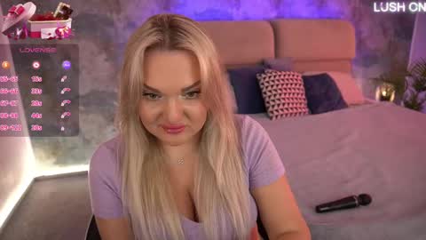  Amely  online show from 03-10-25, 08:26