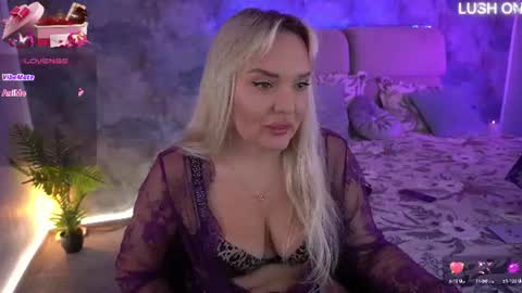 Snapshot of missyymarty chatting on 06-10-26, 08:35 missyymarty online show from 06-10-26, 08:35