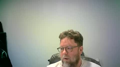 Snapshot of mister_happy567 chatting on 10-26-25, 05:35 Mr. Happy online show from 10-26-25, 05:35