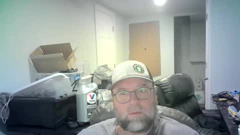 Snapshot of mister_happy567 chatting on 03-24-26, 04:50 Mr. Happy online show from 03-24-26, 04:50