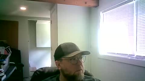 Snapshot of mister_happy567 chatting on 05-26-26, 09:33 Mr. Happy online show from 05-26-26, 09:33