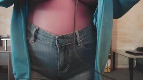 Snapshot of misteryland chatting on 12-08-24, 11:03 Brina online show from 12-08-24, 11:03