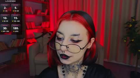 Snapshot of mistress__marcelline chatting on 05-14-26, 01:56 Marcelline online show from 05-14-26, 01:56