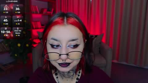 Snapshot of mistress__marcelline chatting on 05-22-26, 01:57 Marcelline online show from 05-22-26, 01:57