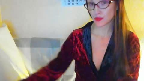 Victoria Eden online show from 11-19-25, 09:15