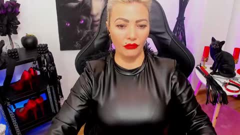 Miss CatSnow online show from 02-07-25, 01:53