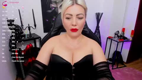 Miss CatSnow online show from 02-19-25, 02:23