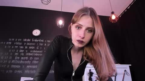 Snapshot of mistress_marlene chatting on 01-25-25, 03:20 Mistress Marlene online show from 01-25-25, 03:20