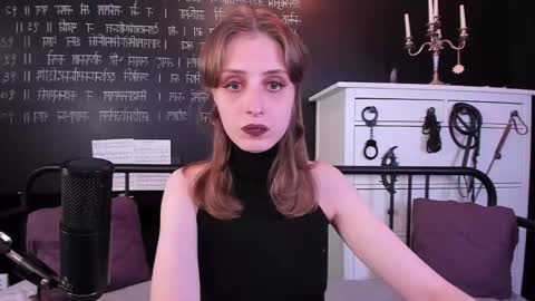 Snapshot of mistress_marlene chatting on 01-30-25, 04:24 Mistress Marlene online show from 01-30-25, 04:24