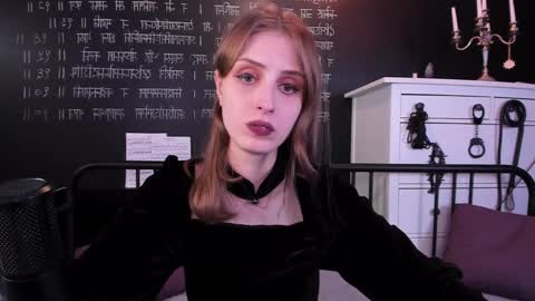 Snapshot of mistress_marlene chatting on 02-06-25, 05:09 Mistress Marlene online show from 02-06-25, 05:09