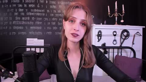 Snapshot of mistress_marlene chatting on 02-07-25, 04:35 Mistress Marlene online show from 02-07-25, 04:35