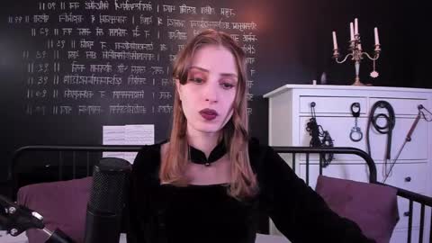 Snapshot of mistress_marlene chatting on 02-19-25, 10:56 Mistress Marlene online show from 02-19-25, 10:56