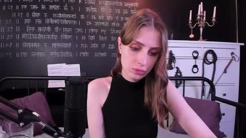 Snapshot of mistress_marlene chatting on 02-25-25, 01:28 Mistress Marlene online show from 02-25-25, 01:28