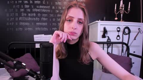 Snapshot of mistress_marlene chatting on 02-25-25, 04:42 Mistress Marlene online show from 02-25-25, 04:42