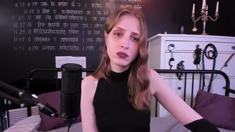 Snapshot of mistress_marlene chatting on 03-09-25, 06:32 Mistress Marlene online show from 03-09-25, 06:32