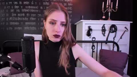 Snapshot of mistress_marlene chatting on 09-16-25, 09:32 Mistress Marlene online show from 09-16-25, 09:32