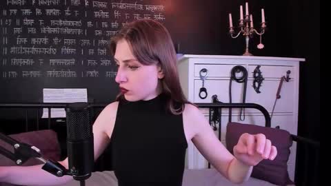 Snapshot of mistress_marlene chatting on 09-21-25, 07:21 Mistress Marlene online show from 09-21-25, 07:21