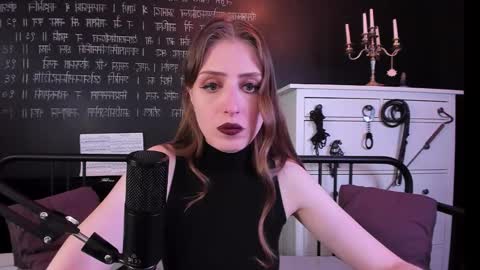 Snapshot of mistress_marlene chatting on 10-08-25, 06:55 Mistress Marlene online show from 10-08-25, 06:55