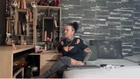 Snapshot of mistress_mirybossy chatting on 12-11-24, 05:21 Mistress Mirybossy online show from 12-11-24, 05:21