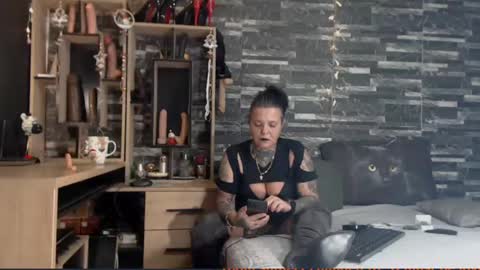 Snapshot of mistress_mirybossy chatting on 12-12-24, 08:03 Mistress Mirybossy online show from 12-12-24, 08:03