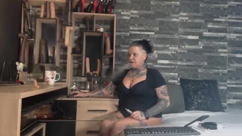 Snapshot of mistress_mirybossy chatting on 02-08-25, 07:59 Mistress Mirybossy online show from 02-08-25, 07:59