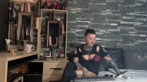 Snapshot of mistress_mirybossy chatting on 02-12-25, 05:26 Mistress Mirybossy online show from 02-12-25, 05:26
