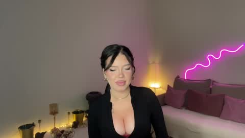 Mia online show from 05-16-26, 08:07