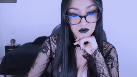 Snapshot of mistress_zafirah chatting on 10-11-25, 12:54 Mistress online show from 10-11-25, 12:54