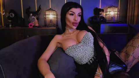 Snapshot of mistresselenia chatting on 12-07-24, 01:29 Elenia online show from 12-07-24, 01:29