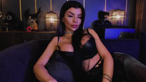 Snapshot of mistresselenia chatting on 12-09-24, 01:13 Elenia online show from 12-09-24, 01:13