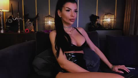 Snapshot of mistresselenia chatting on 01-09-25, 12:41 Elenia online show from 01-09-25, 12:41